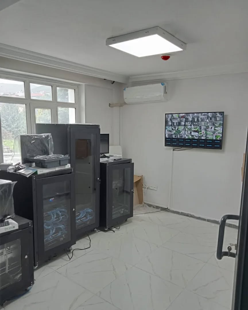 2024-10-23_20-35-51_UTC